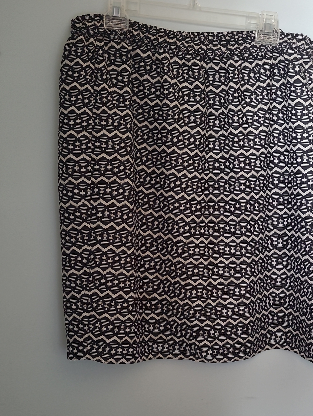 LOFT Black and White Geometric Mini Skirt